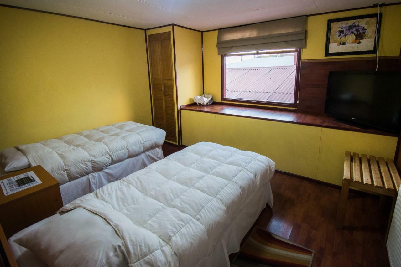 โอสตัล อัลคาซาร์ ปวยร์โต นาตาเลส Hostel ปวยร์โตนาตาเลส ภายนอก รูปภาพ