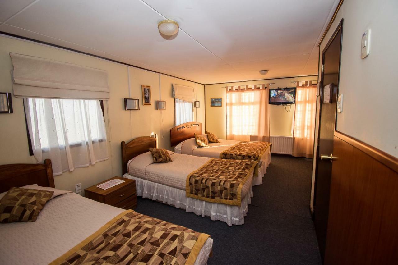 โอสตัล อัลคาซาร์ ปวยร์โต นาตาเลส Hostel ปวยร์โตนาตาเลส ภายนอก รูปภาพ